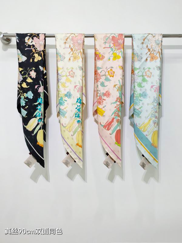 Gucci silk scarf 90X90cm E080412